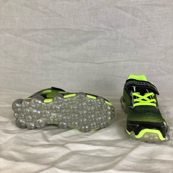 Stride Rite Leepz 2.0 Light-Up Sneakers - 11, 12 - Picture 2 of 4
